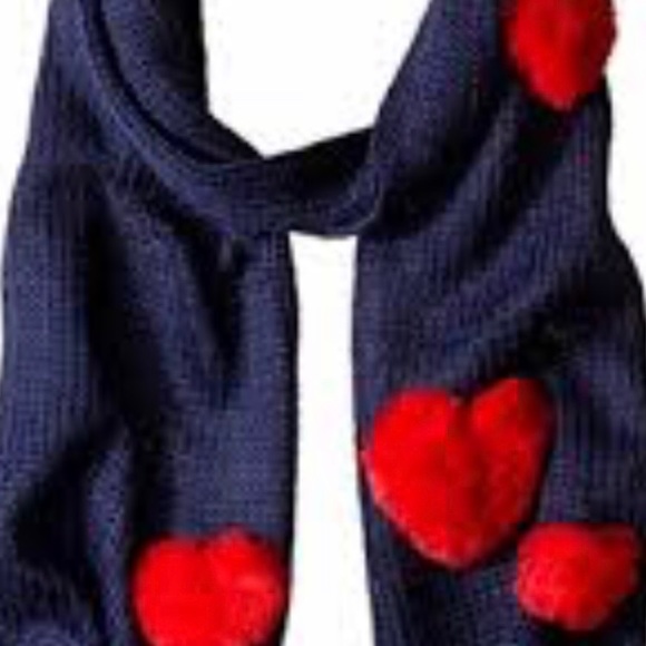 Host pick❤️BCBG faux fur heart scarf navy blue and red - Picture 2 of 6